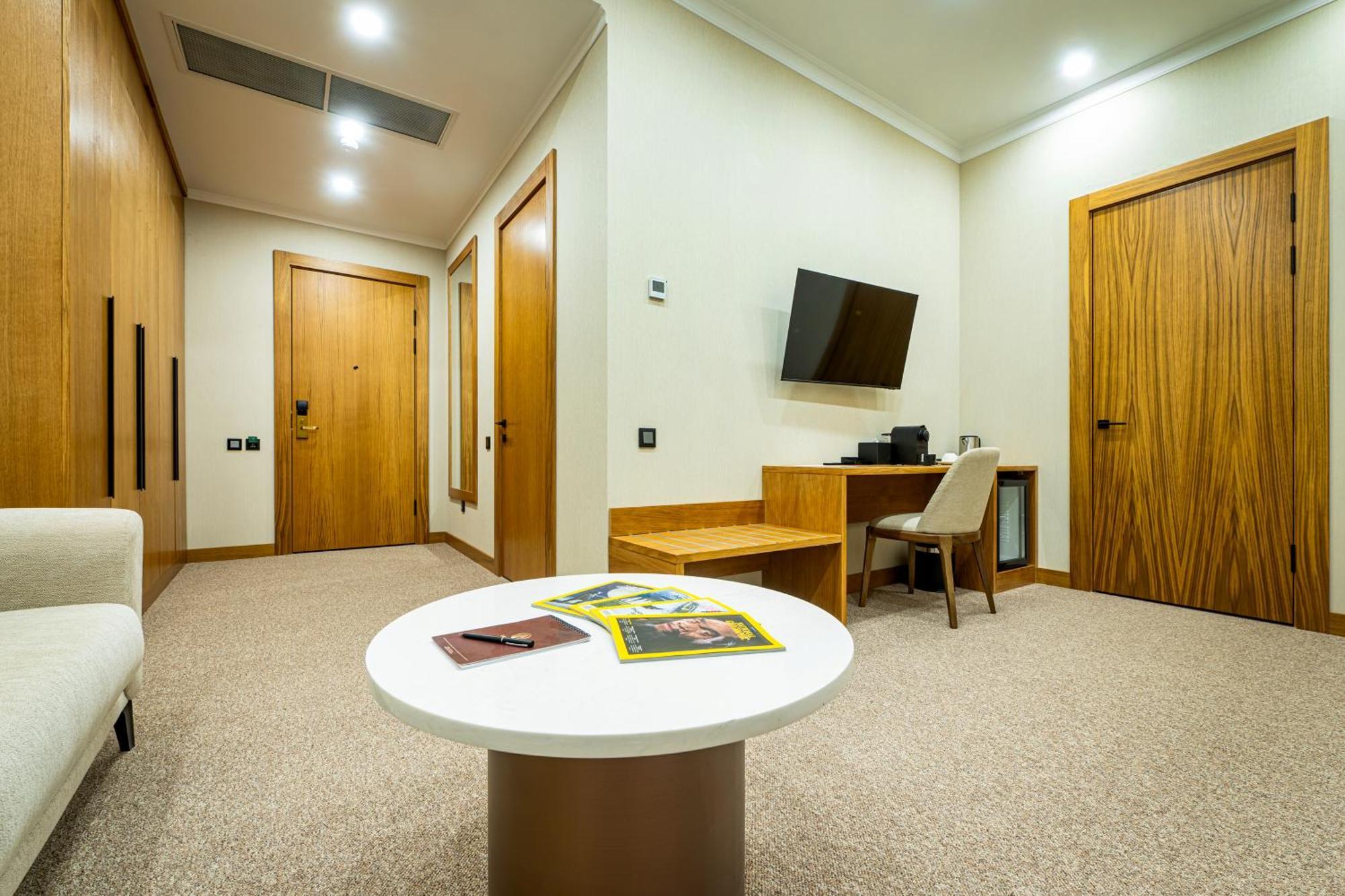 Mardan Hotel Shymkent Esterno foto